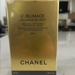 Chanel Sublimage L’Essence de Teint BR22